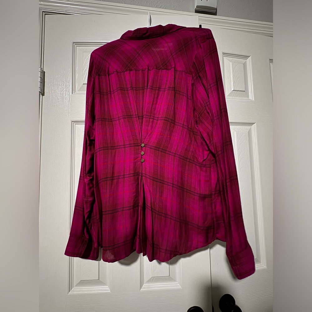 NWT Maurices Plaid Shirt with back buttons